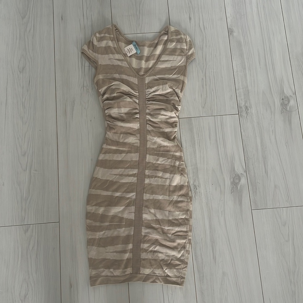 Marciano size XS, ruched at waist so cute.